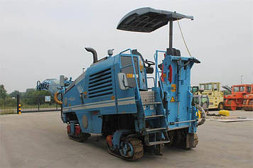 Дорожня фреза Wirtgen W100F.