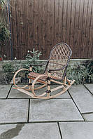 Крісло гойдалка плетена чорна <unk> Крісло-гойдалка плетене з лози <unk> крісло гойдалка для дачі