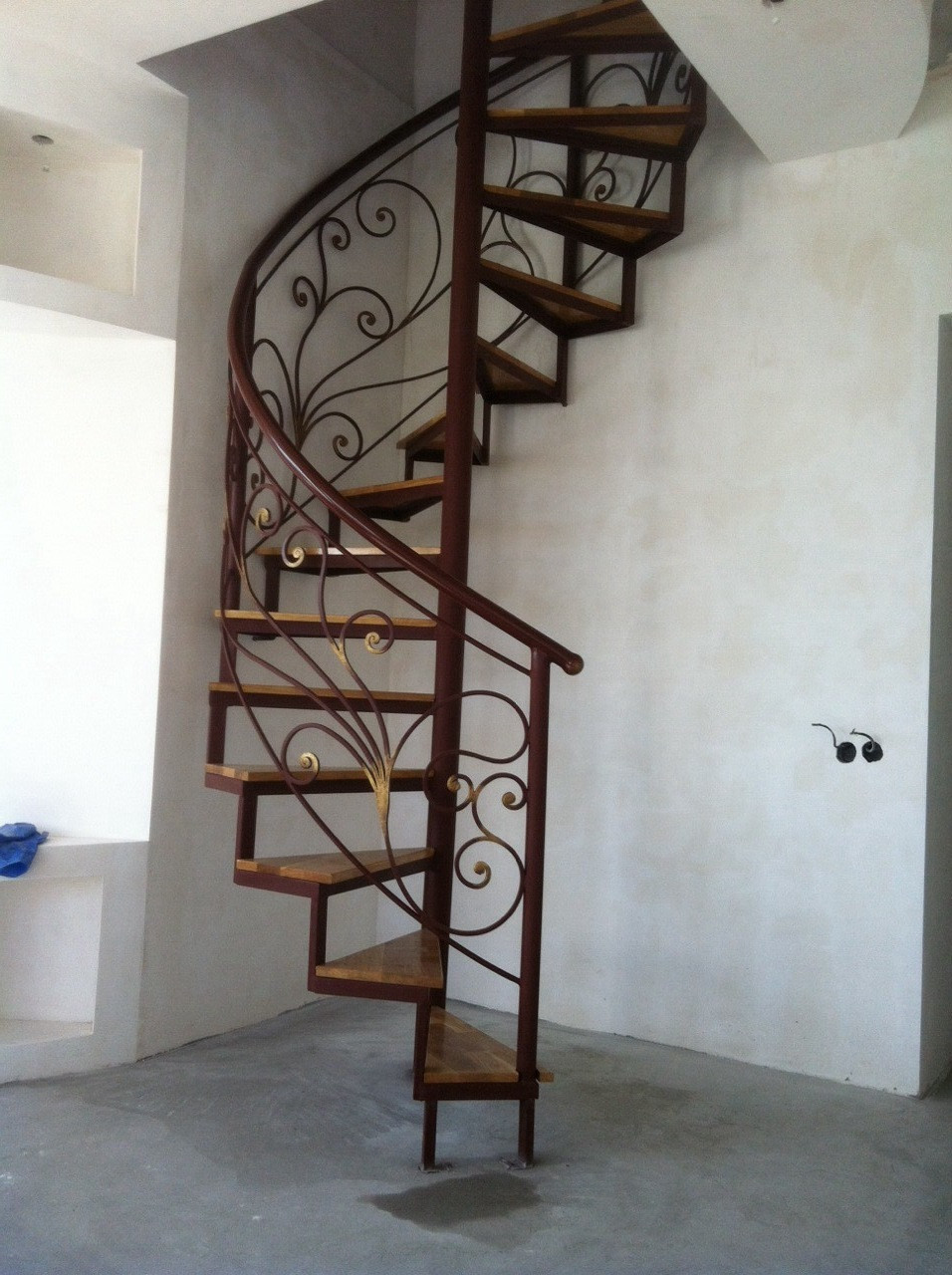 Лестница с перилами в холл. Подвесная. изготовление. Виготовлення сходів - фото 3 - id-p1098422021