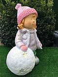 Фігурка новорічна Дівчинка з великою сніжкою (висота  38 см.), фото 3