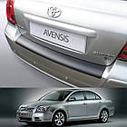 Пластикова захисна накладка на задній бампер для Toyota Avensis T25 4dr sedan 3.2003-12.2008