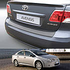 Пластикова захисна накладка на задній бампер для Toyota Avensis T27 4dr sedan 1.2009-12.2011
