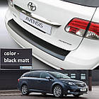 Пластикова захисна накладка на задній бампер для Toyota Avensis T27 Combi 1.2012-5.2015