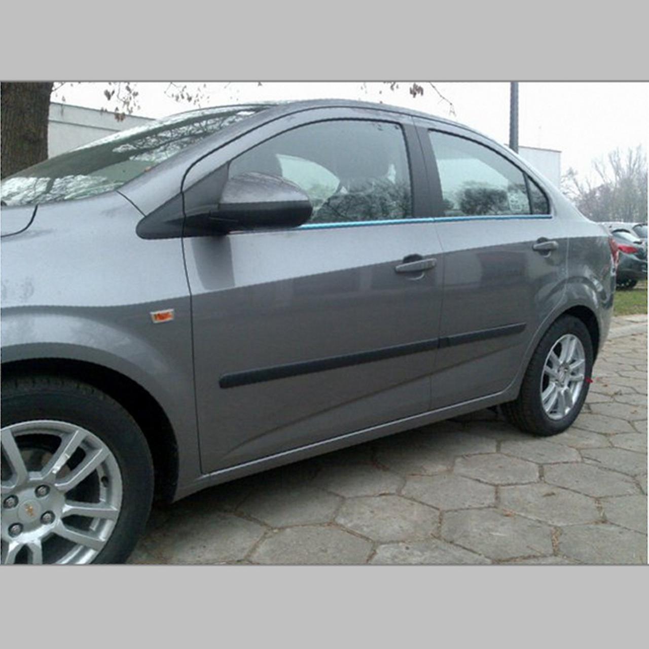 Молдинги на двері для Сhevrolet Aveo T300 седан 2011-2017