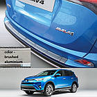 Пластикова накладка заднього бампера для Toyota RAV-4 2016-2018 ribbed