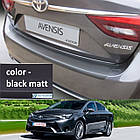 Пластикова захисна накладка на задній бампер для Toyota Avensis 4dr sedan 6.2015-3.2019