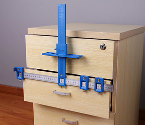 Меблевий кондуктор для встановлення ручок