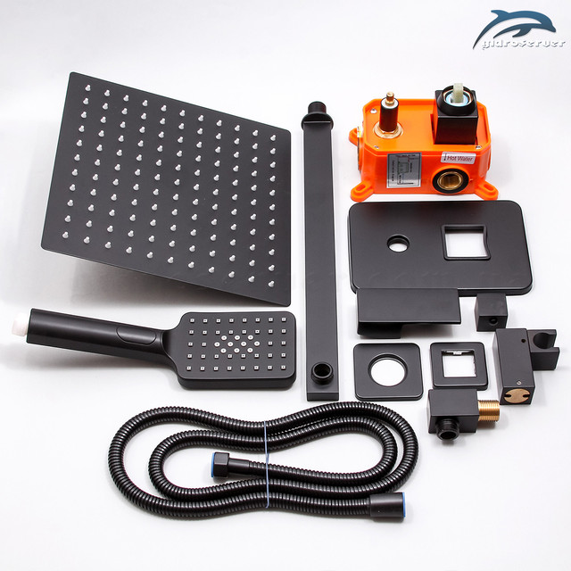 Душовий гарнітур для прихованого монтажу BSKV-02 в матовому чорному кольорі.