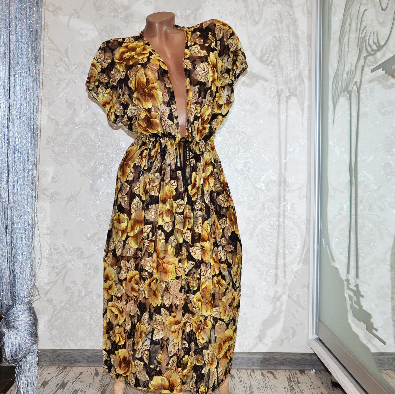 Великий розмір 50-52. Пляжний жіночий довгий гіпюровий халат, чорний із жовтими квітами, накидка в підлогу