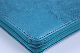 Подарункова Біблія російською мовою, на замку. Бірюзова з квітковим тисненням, фото 3