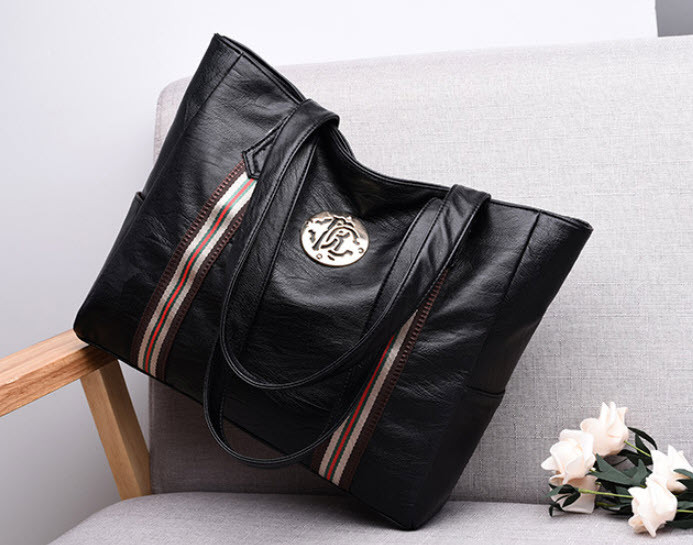 Стильна жіноча сумка-шопер зі вставками