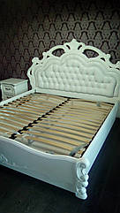 Ліжко різне з масиву ручної роботи біле