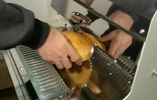 Хлеборезательная машина GoodFood BS13, фото 2