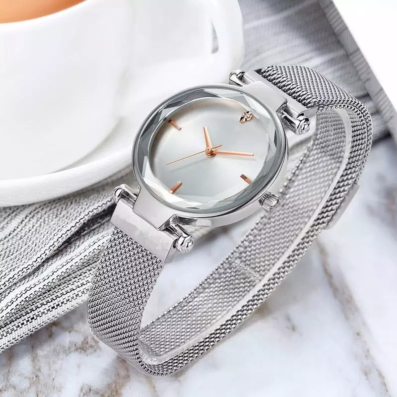 Годинник жіночий наручний на магнітній застібці срібного кольору кварцовий годинник на магніті