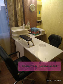 Угловой маникюрный стол со стеклом на столешнице 2