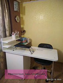 Угловой маникюрный стол со стеклом на столешнице 3