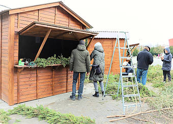 ✅ Компания «Промконтракт» изготовила и поставила в Шепетовку Хмельницкой области торговые киоски для организации Рождественской ярмарки.  8