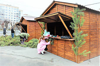 ✅ Компания «Промконтракт» изготовила и поставила в Шепетовку Хмельницкой области торговые киоски для организации Рождественской ярмарки.  9