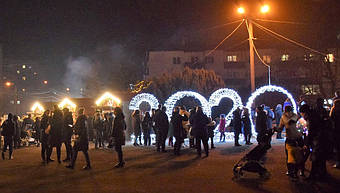 ✅ Компания «Промконтракт» изготовила и поставила в Шепетовку Хмельницкой области торговые киоски для организации Рождественской ярмарки.  11