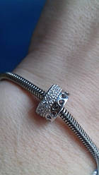 Срібний шарм із білими каменями