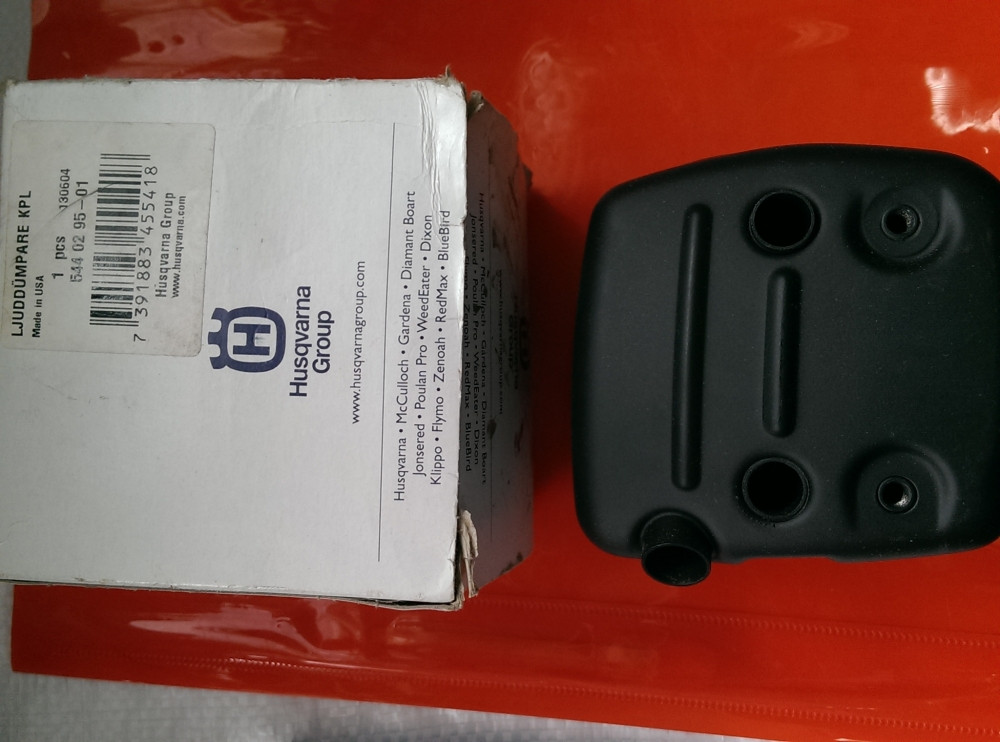 Husqvarna 365/372 Глушник оригінал 5440295-01 бензопила