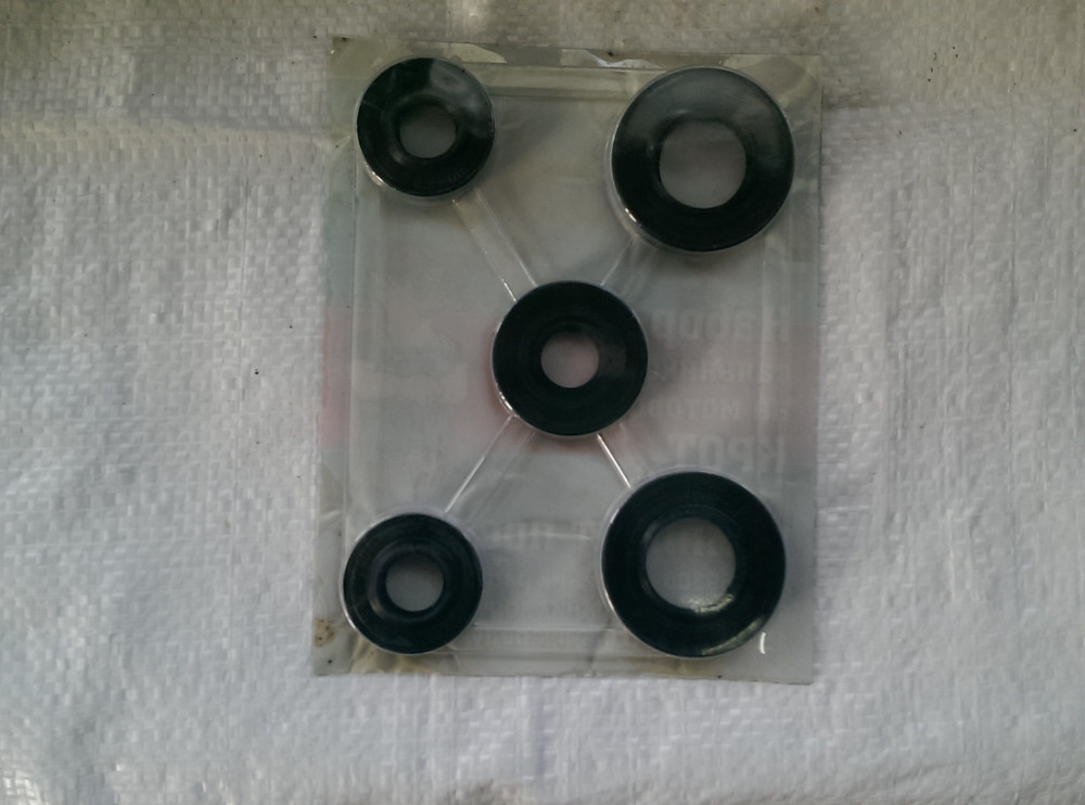 Кріт мотоблок набір сальників Крот 47*25*9 (2шт)/17*35*8(2шт)/17*40*8, фото 1