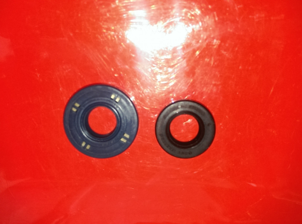 Oleo-mac 937, EFCO 137 Сальники 3050022 і 3050024 оригінал бензопила, фото 1