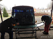 Производство и замена лобового стекла триплекс на автобусе Man Noge Touring в Никополе (Украина). 6