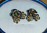 Срібні сережки-цвяшки зі смарагдами "Квітка", фото 3