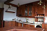 Кухня класична з кованими деталями з натурального дерева, фото 4