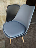 Пластикове крісло на коліщатках Астер SDM сіре сидіння з подушкою, фото 3
