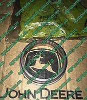 Втулка A64190 мет John Deere BUSHING, PIVOT A23337 кольцо запчастини Джон Дір