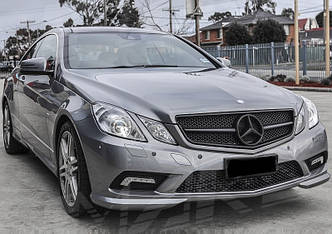 Решітка радіатора Mercedes C207 стиль AMG (чорний мат + чорна зірка)