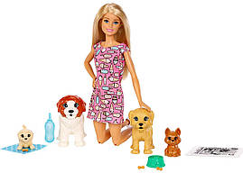 Barbie Барбі догляд за цуценятами Дитячий садок цуценят Doggy Daycare Doll Blonde and Pets Playset