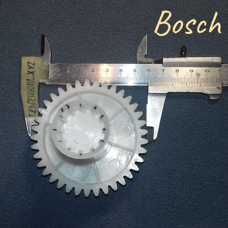 Шестірня для шнека м'ясорубки Bosch MFW45020 (Z = 37; z = 12; D=77; d=31; H=89)