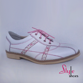Спортивні туфлі для дівчаток шкіряні на шнурівці "Style Shoes"