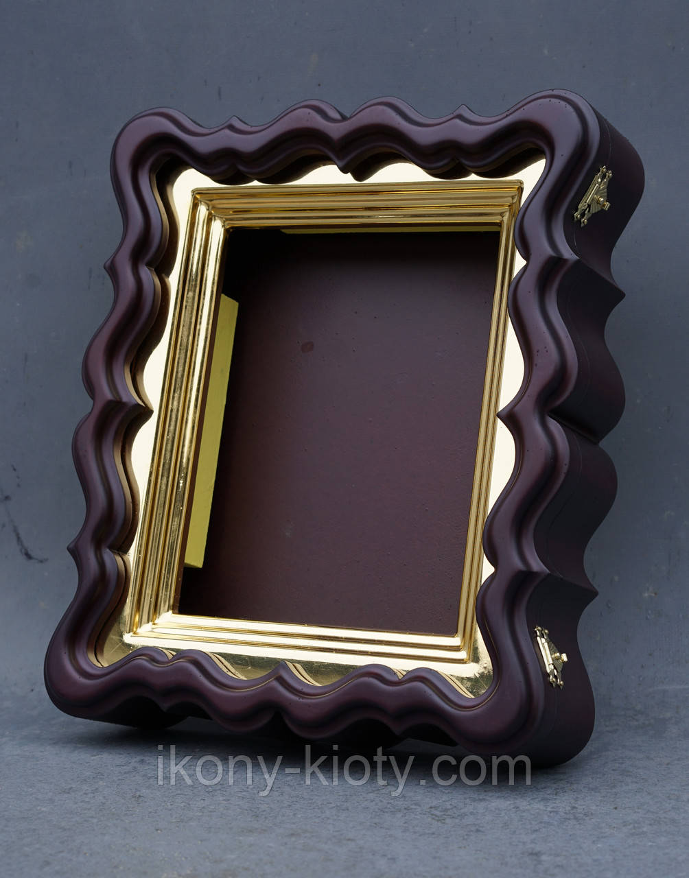 Фігурний кіот для ікони з внутрішньої позолоченій рамою., фото 1