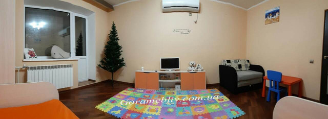 На фото: навесная полка из набора "Тетрис"