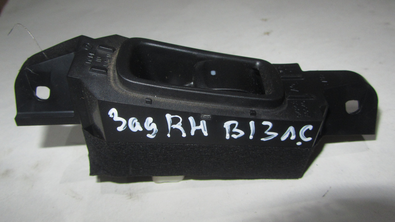 Кнопка склопідіймача задньої правої двері Subaru Legacy B13 Outback B13 94266AG040