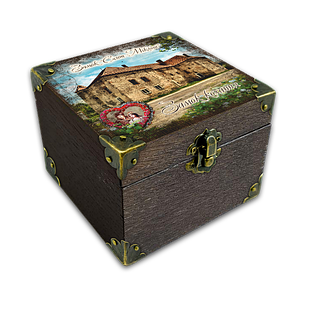 Еко-скринька 10х10 див. Чинадієво." "Замок Сент-Міклош" Замк кохання"