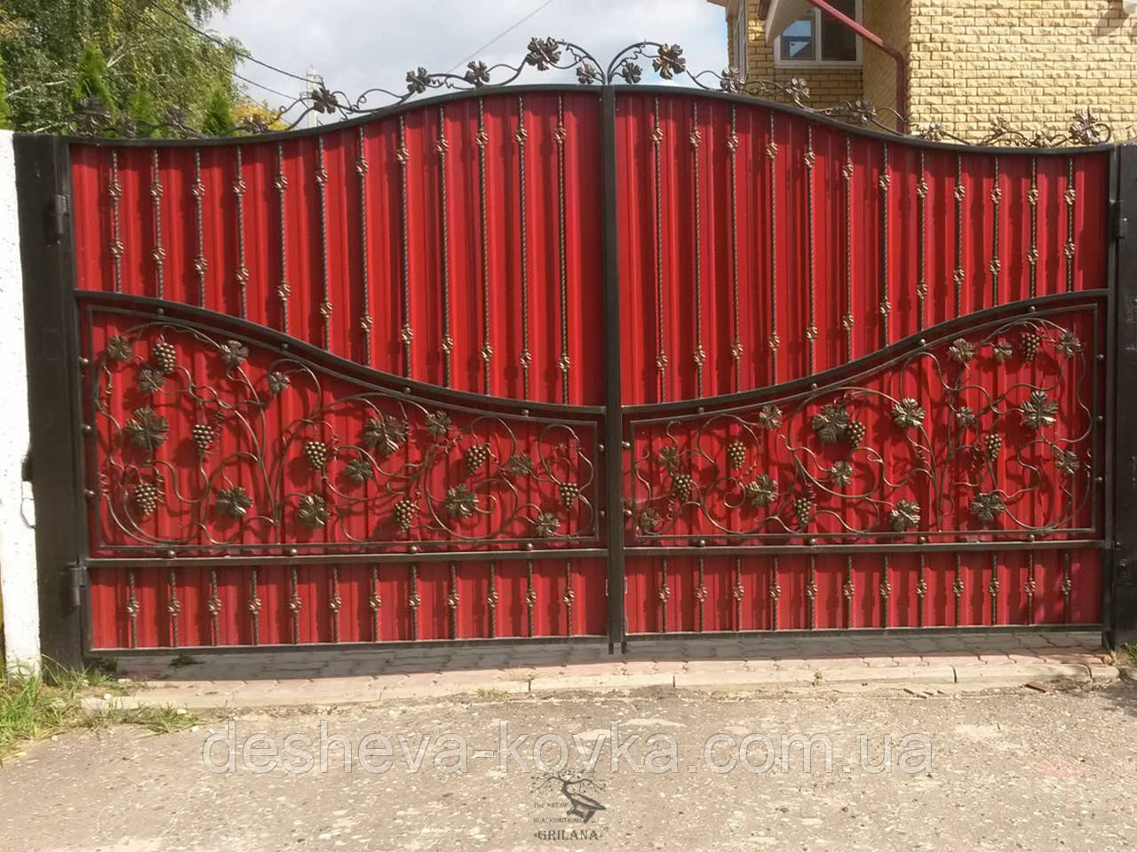 Кованые ворота из элементами художественной ковки и профнастилом - фото 2 - id-p958676667