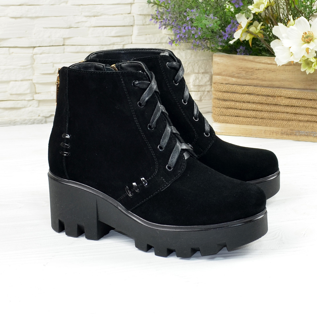 Жіночі замшеві черевики на шнурівці, чорний колір, фото 1