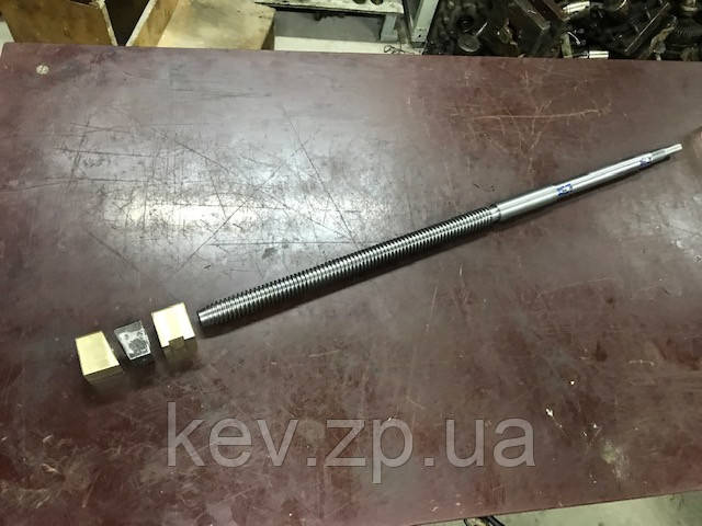 Гвинт поперечного подавання 1К625