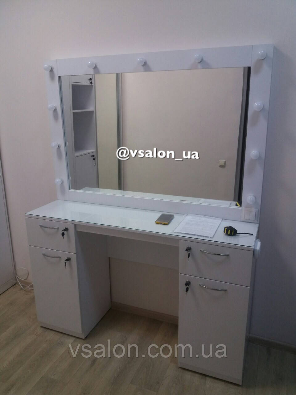 Столик для візажиста А236