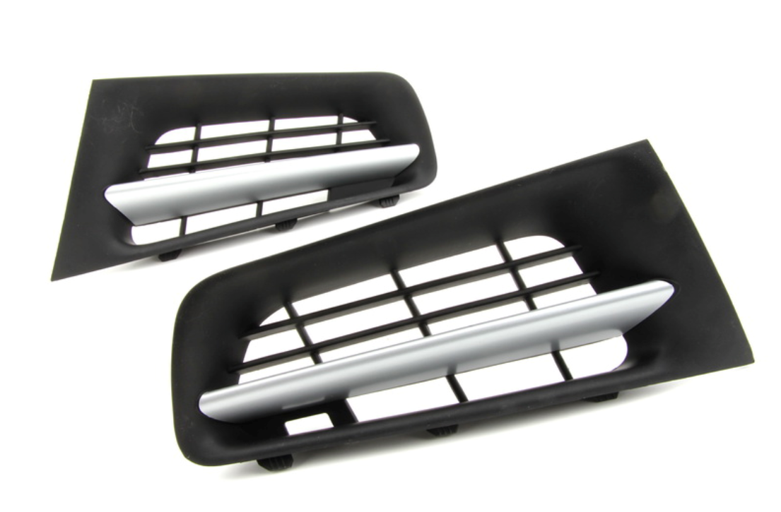 Решітка радіатора ліва + права RENAULT MEGANE 2 2006-2009