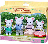 Игровой набор Sylvanian Families семья белых мышей Calico Critters White Marshmallow Mouse Family