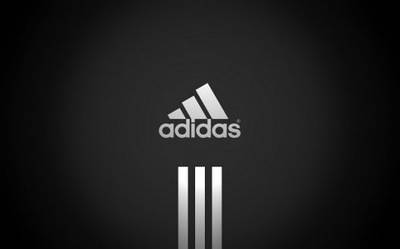 Кросівки і одяг Adidas