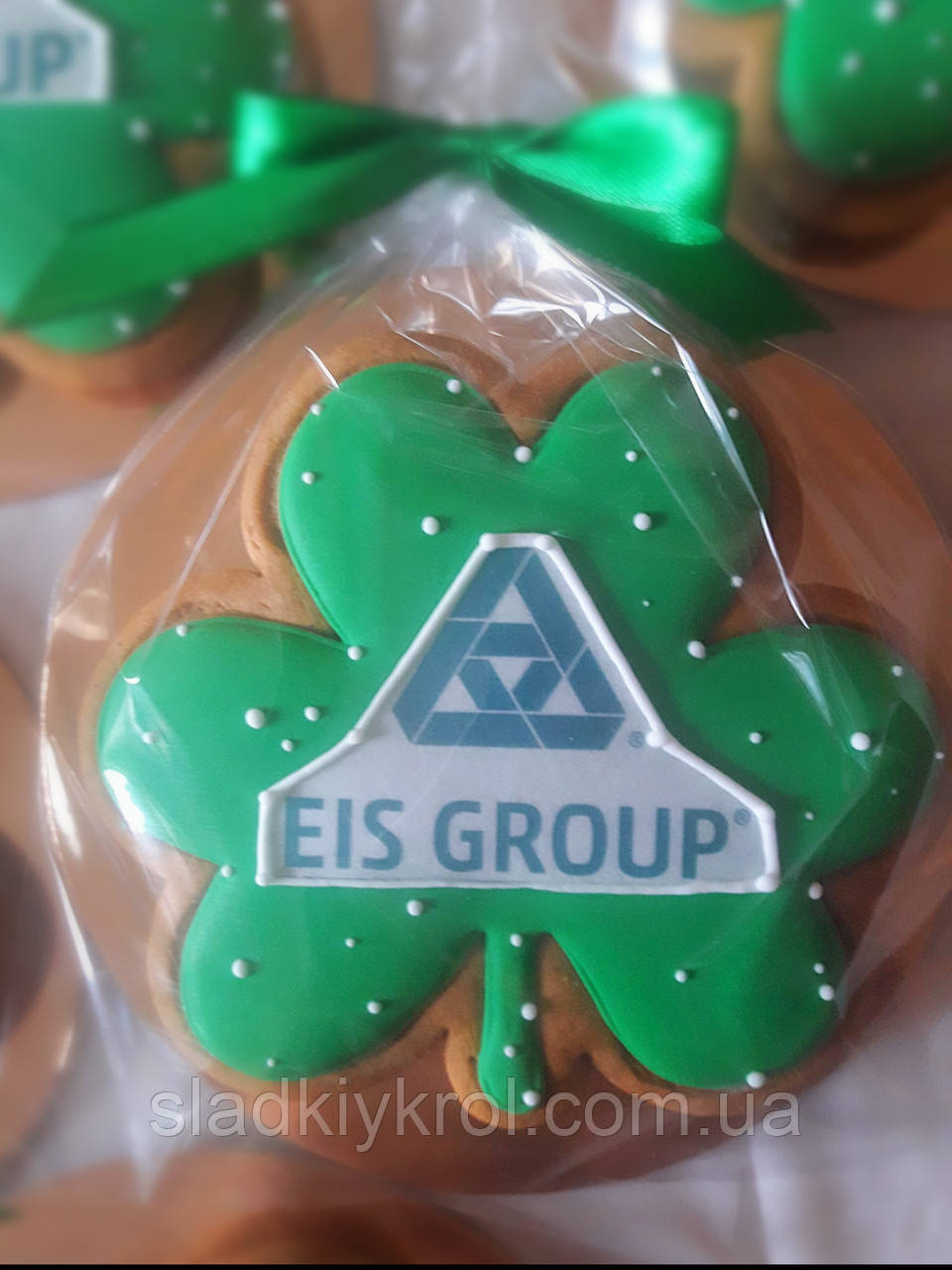 Пряники з логотипом EIS GROUP, корпоративні пряники, корпоративні замовлення