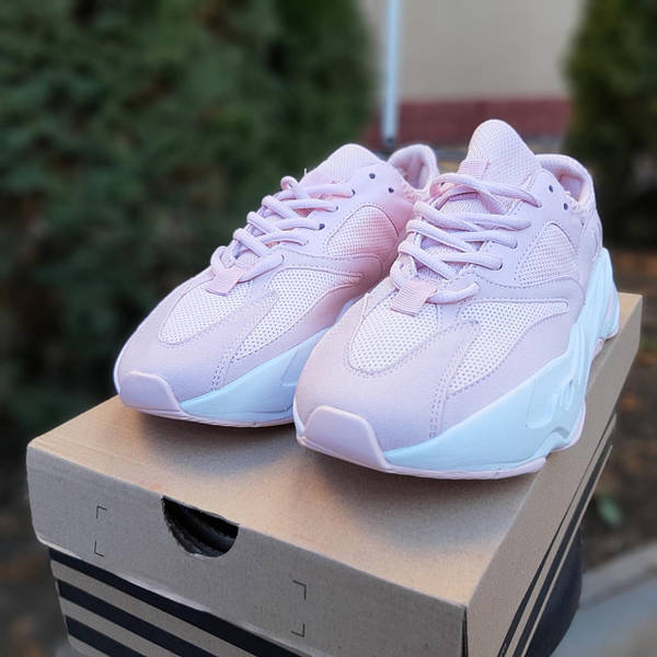 Yeezy 700 sale adidas rosa