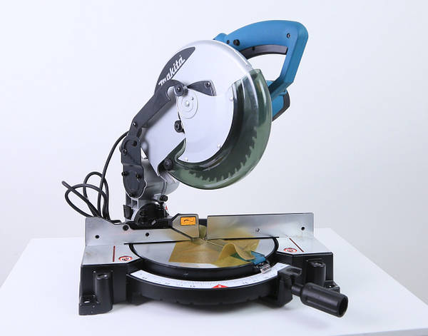 Торцовочные пилы по металлу Makita - полный обзор лучших моделей с характеристиками и отзывами пользователей Торцовочная пила по металлу Makita: обзор лучших моделей, характеристики, отзывы